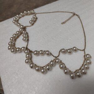 GOLD FAUX PEARL STATEMENT NECKLACE